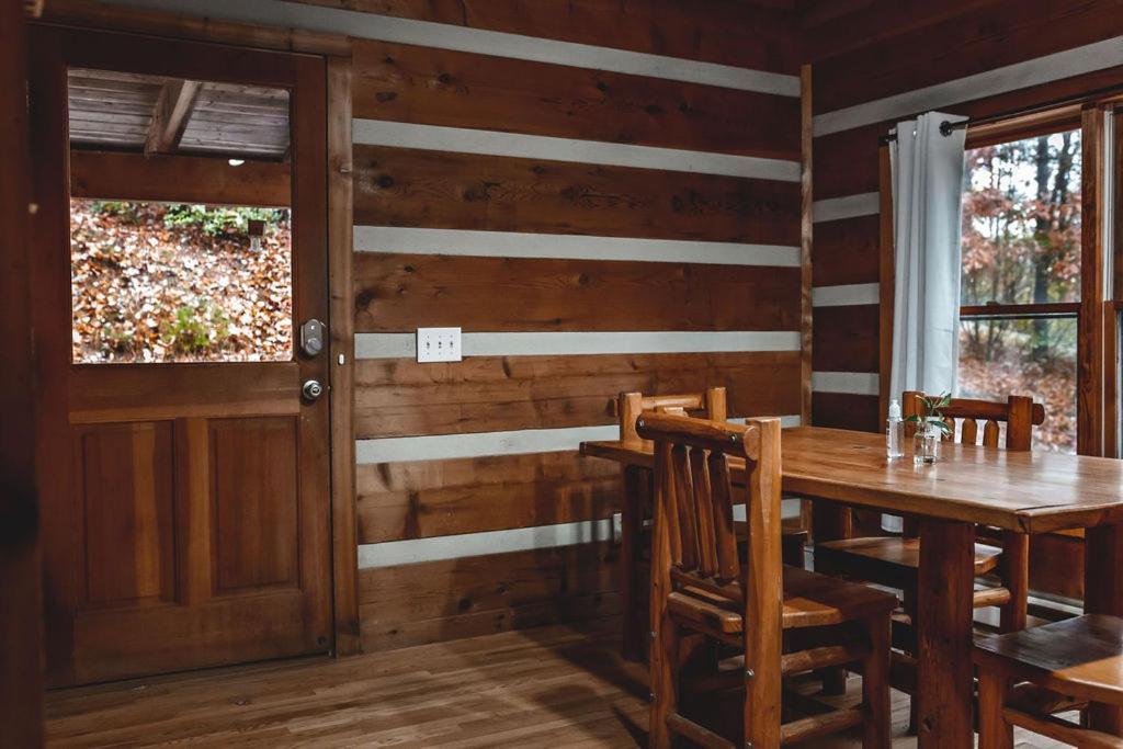 Deer Run Cabin At 36 North - Hot Tub Purlear Eksteriør bilde